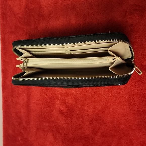 Guess Los Angeles, Black Wallet. - Picture 4 of 12